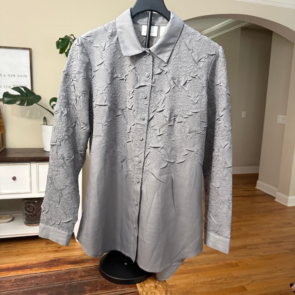 Chico's Gray Textured Crinkle Pleated Long Sleeve Button Up Blouse Size 0 S